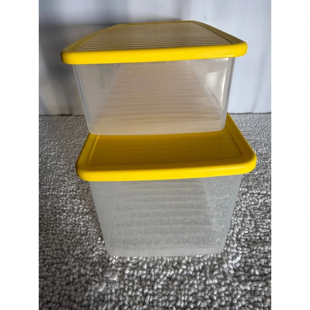 Tupperware‎ FridgeSmart Set of 2 Yellow Medium Long & Deep Produce Savers